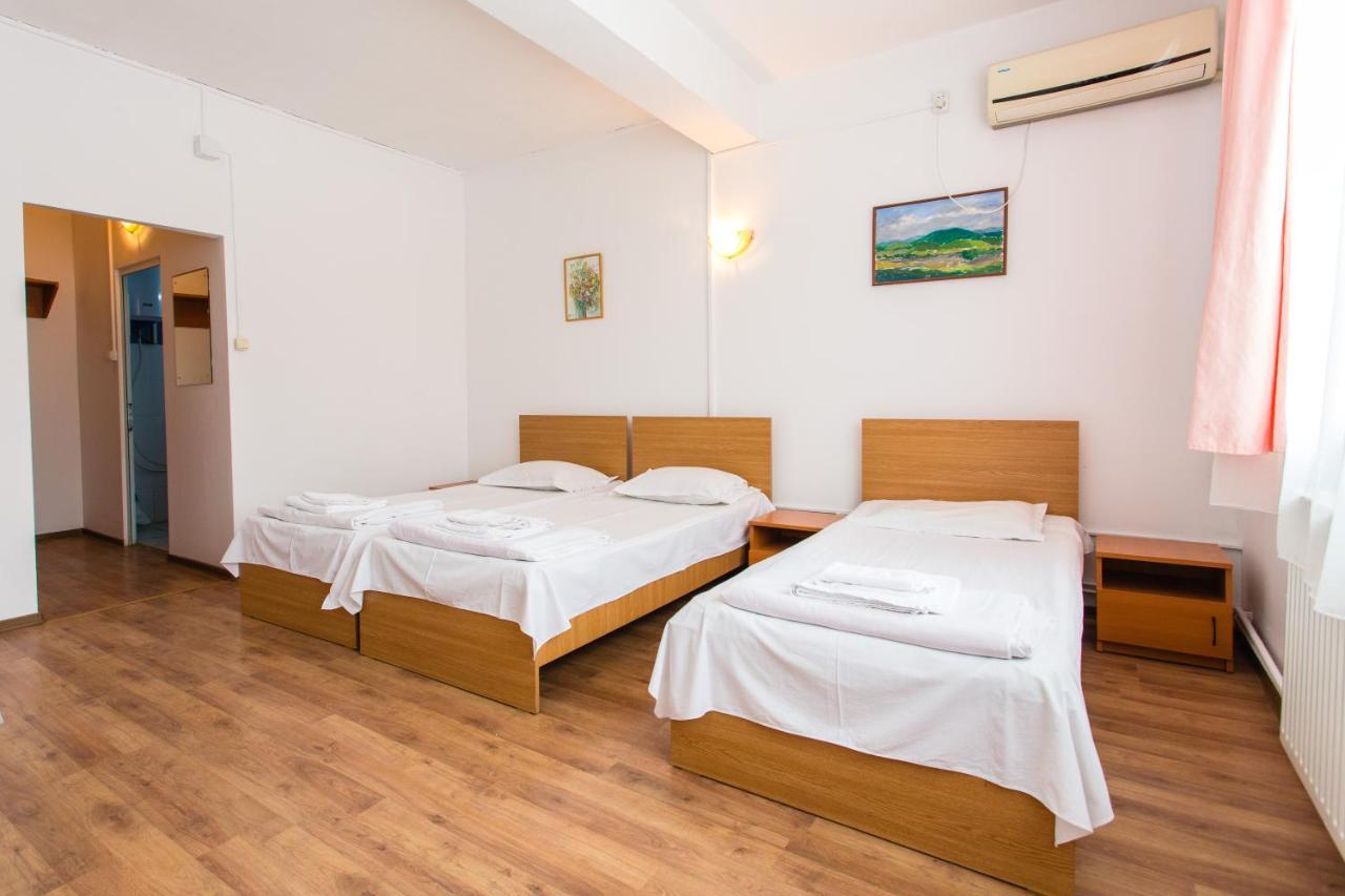 Hostel Horia Plopeni Kültér fotó
