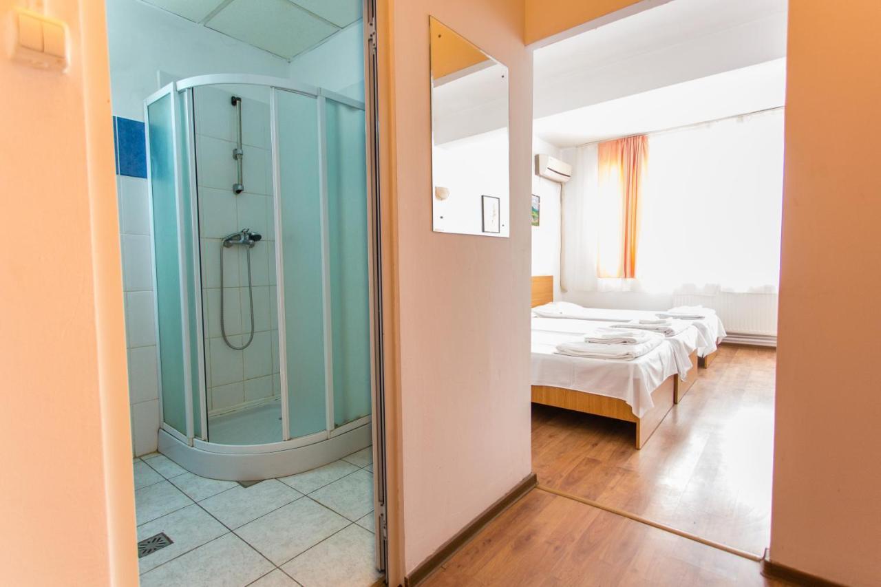 Hostel Horia Plopeni Kültér fotó