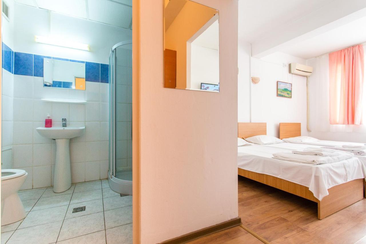 Hostel Horia Plopeni Kültér fotó
