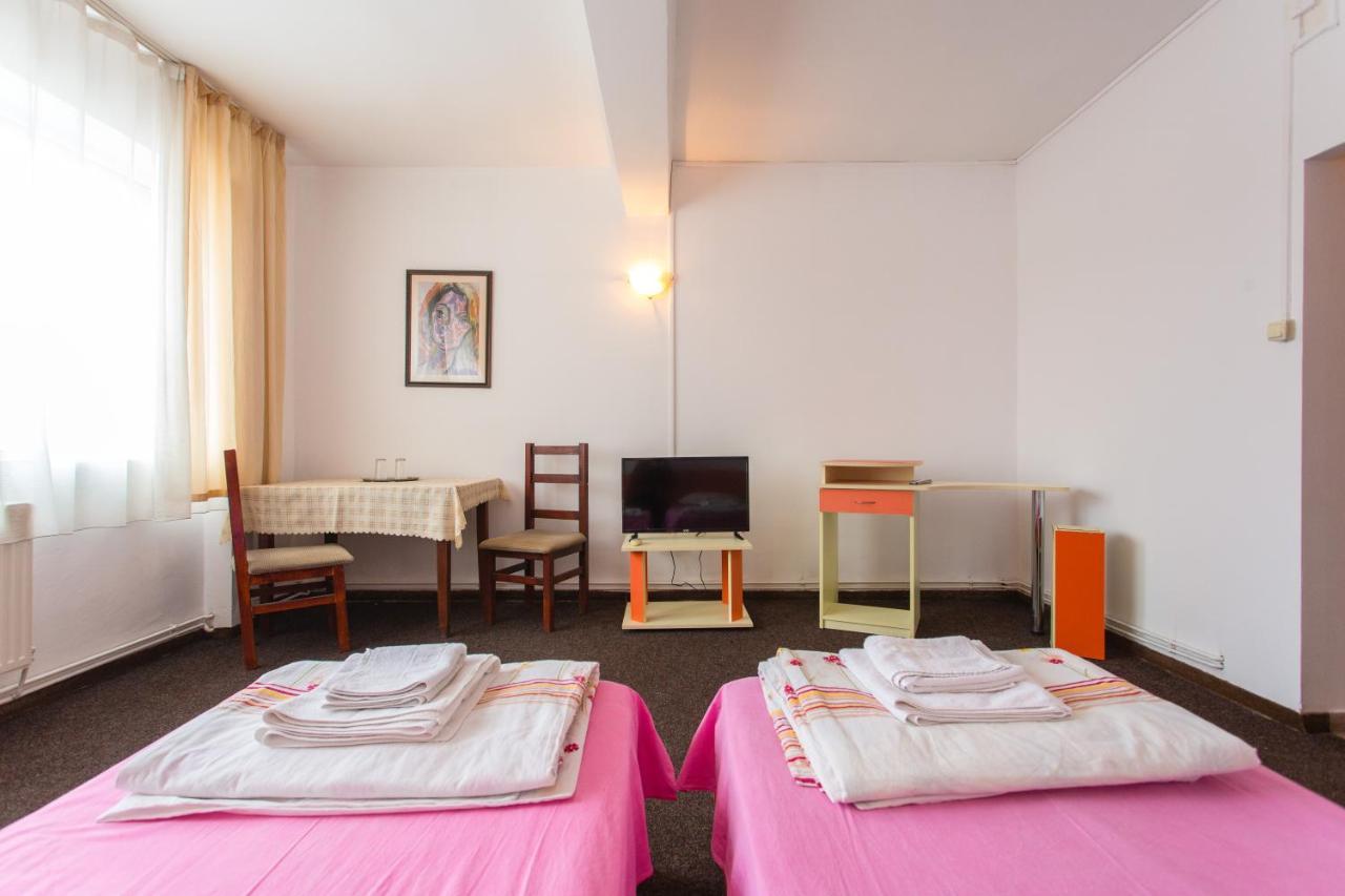 Hostel Horia Plopeni Kültér fotó