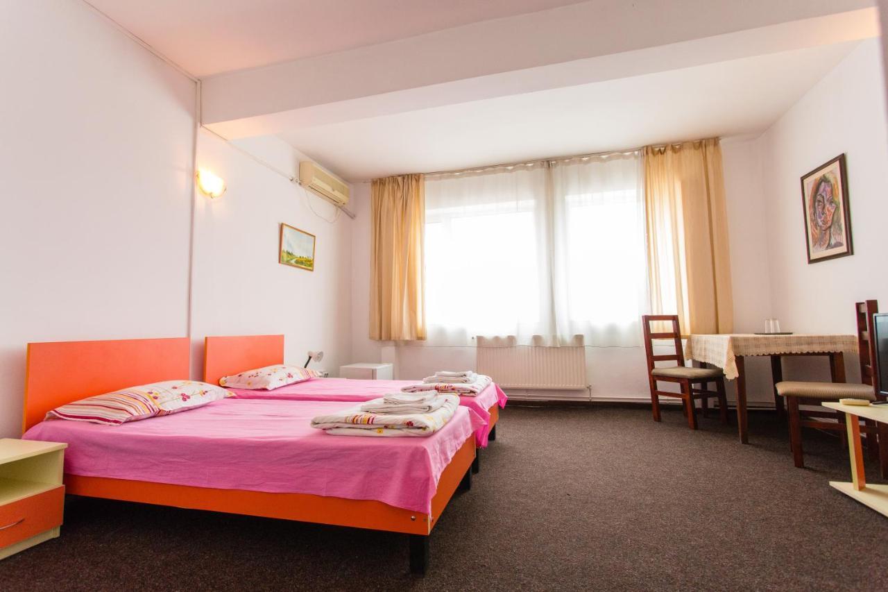 Hostel Horia Plopeni Kültér fotó