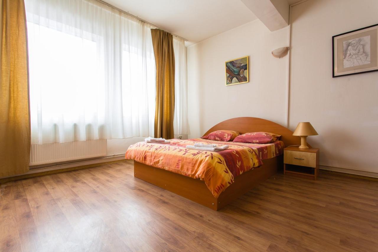 Hostel Horia Plopeni Kültér fotó