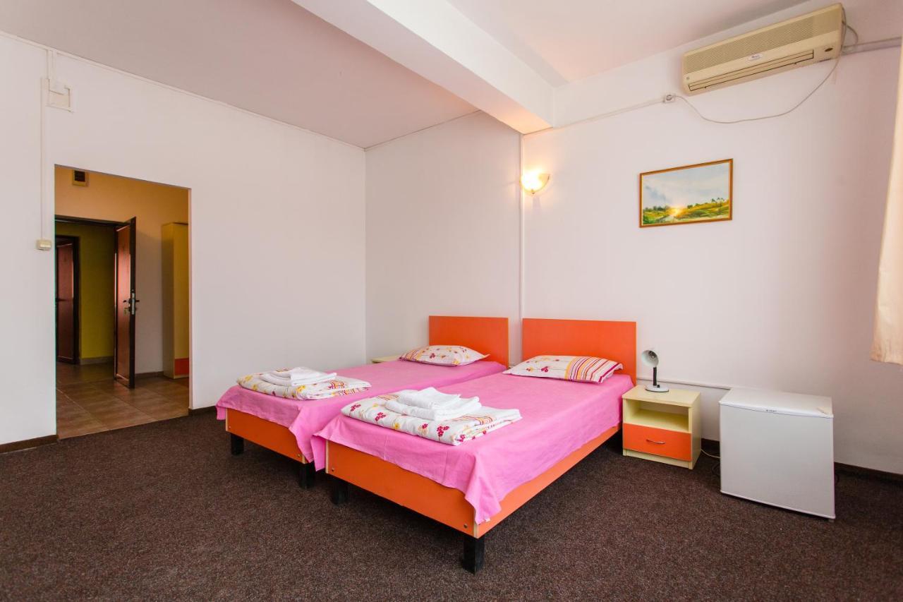 Hostel Horia Plopeni Kültér fotó