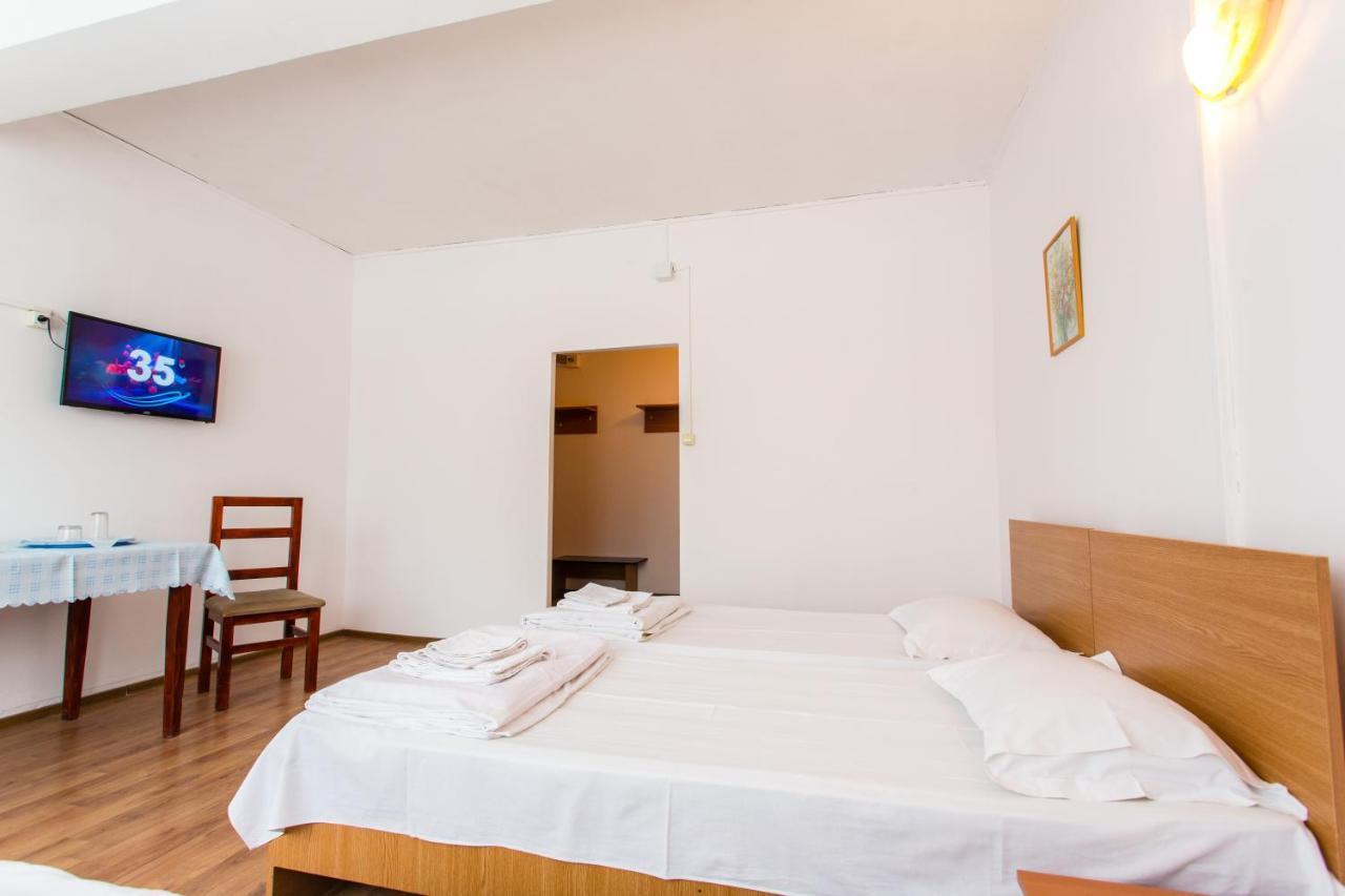 Hostel Horia Plopeni Kültér fotó